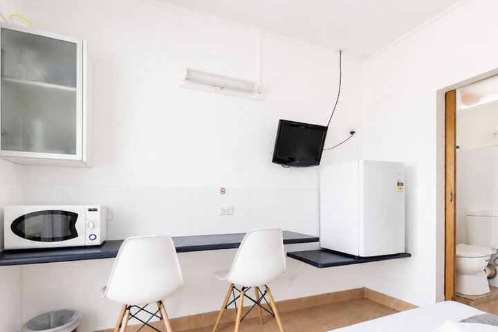 Room 12 of 25