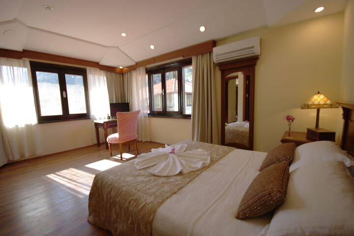 Room 33 of 35
