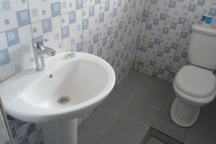 Room 10 of 18