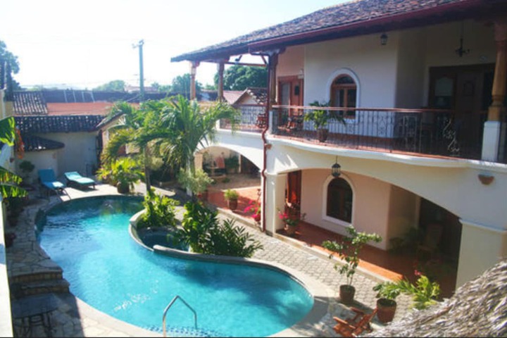 Hotel Pool