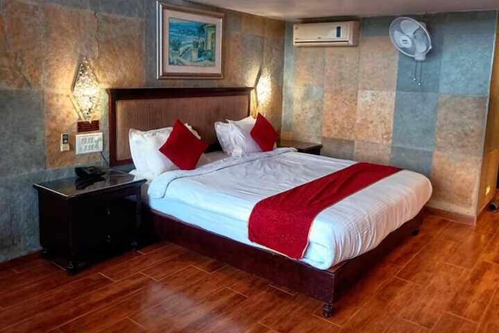 Room 6 of 47