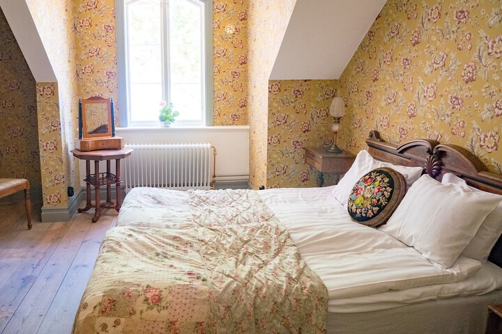 Room 10 of 69