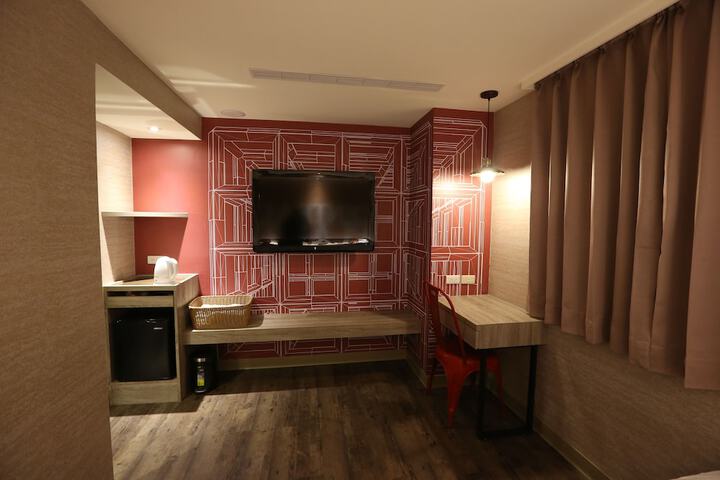 Room 11 of 50