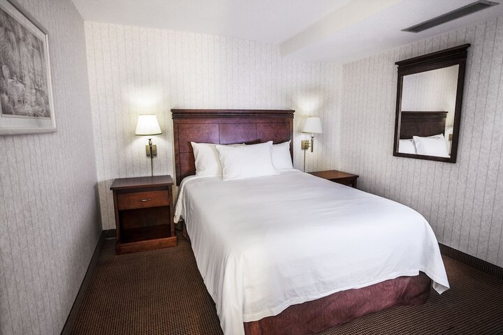Room 5 of 19