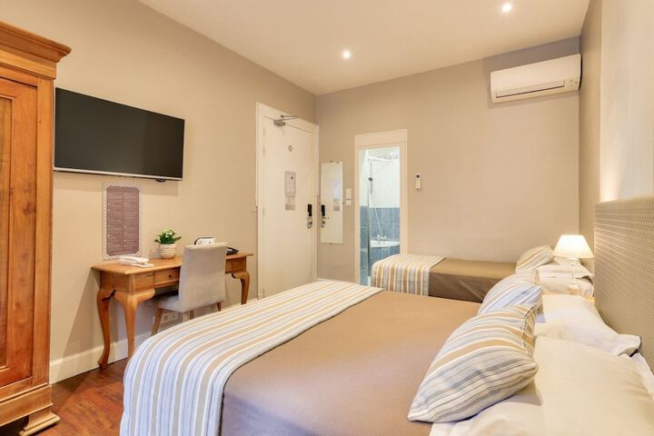 Room 5 of 15