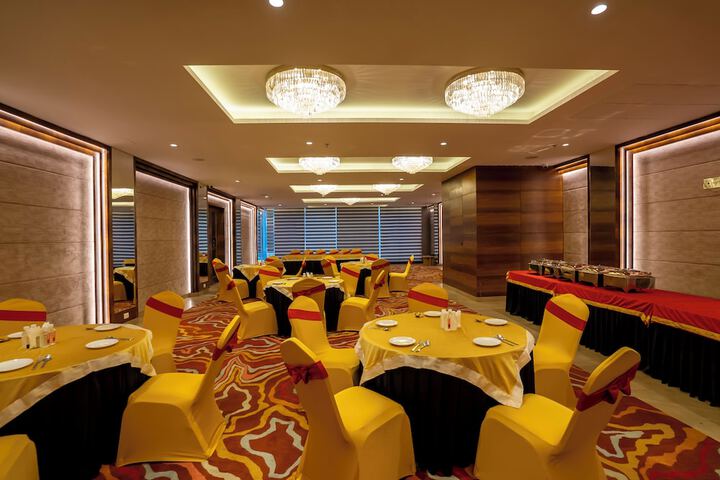 Ballroom/Hall 51 of 60