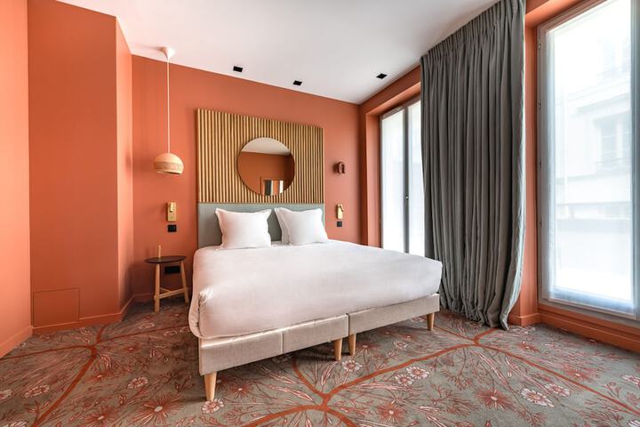 Room 15 of 32