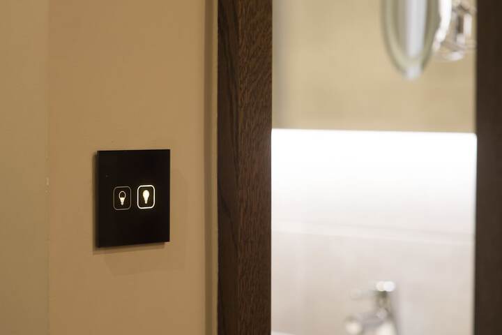 Room 13 of 100