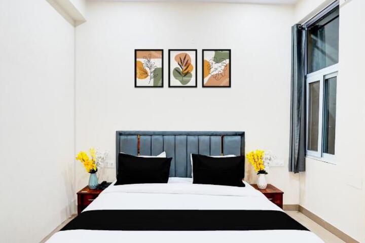 Townhouse Hotel Divine Inn