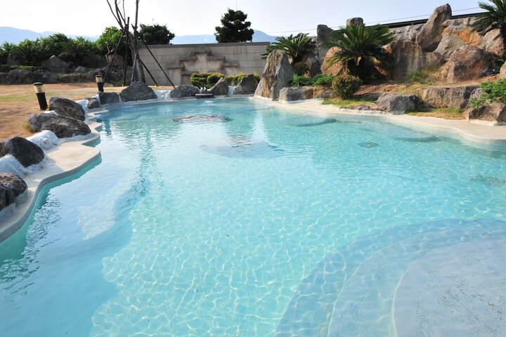 Hotel with Pool