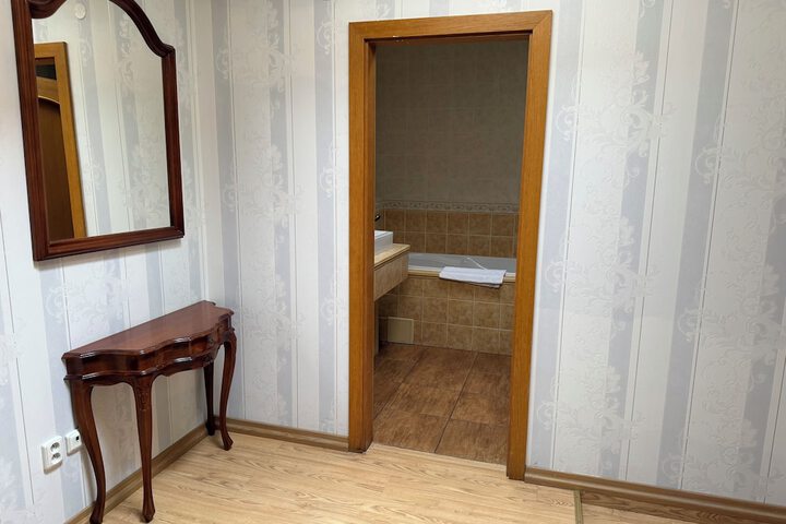 Room 81 of 167