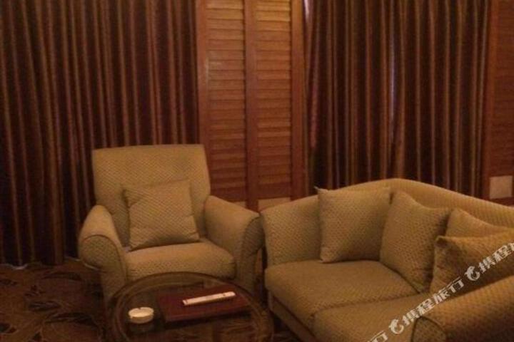 Yibin Grand Hotel