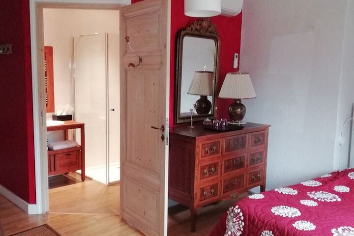 Room 5 of 49