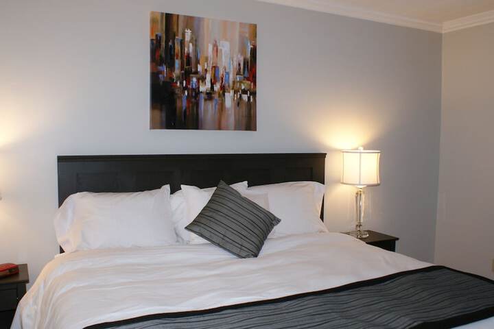 Room 5 of 16
