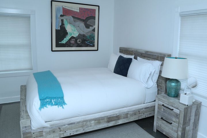 Room 4 of 18