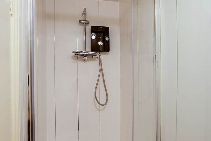 Room 37 of 46
