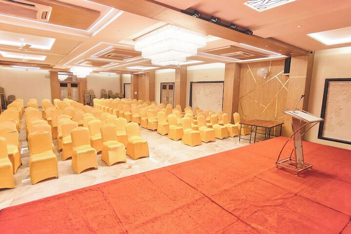 Business Center 34 of 39