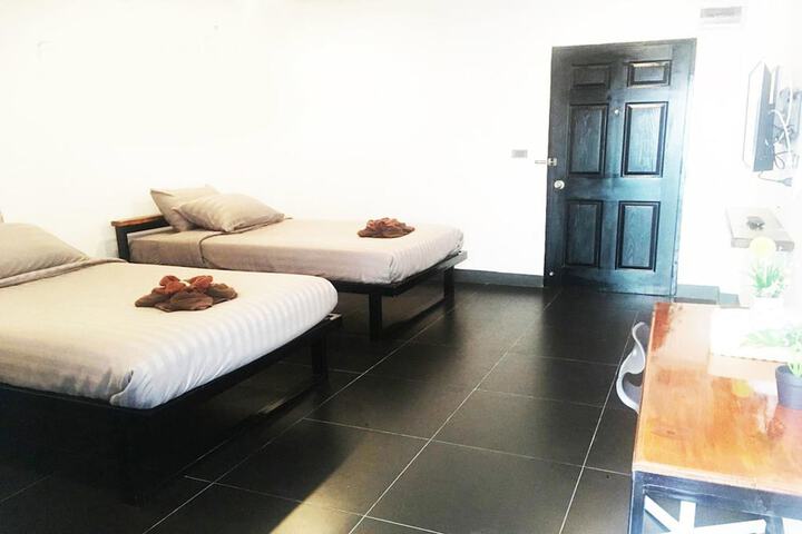 Room 10 of 18
