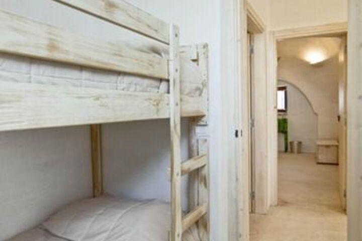 Room 13 of 43