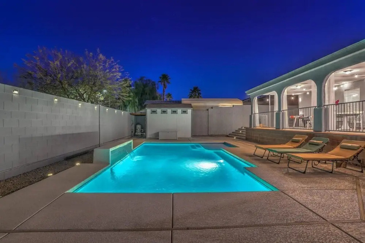 Pool 15 of 26