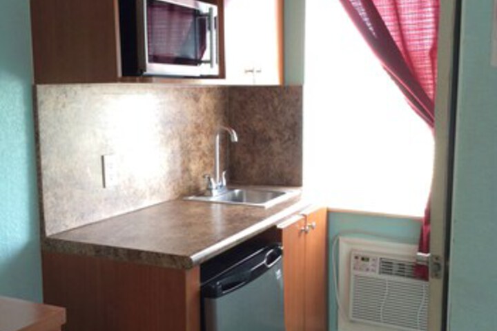 Room 8 of 15