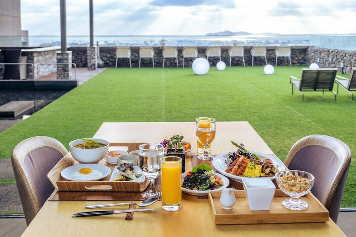 Breakfast/Coffee Service 132 of 179