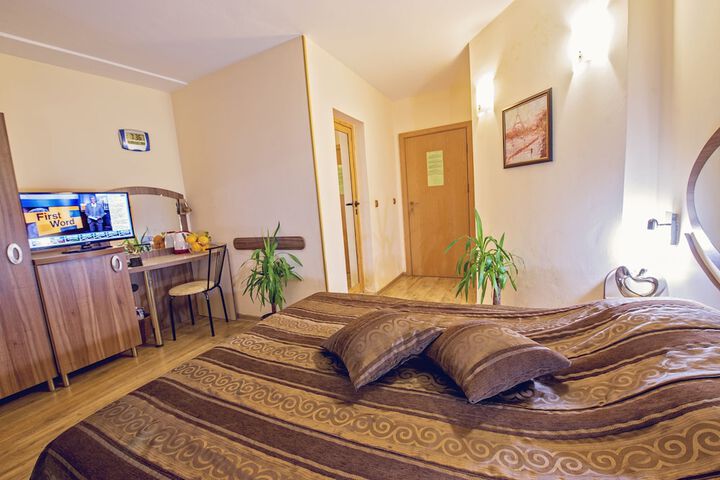 Room 14 of 25