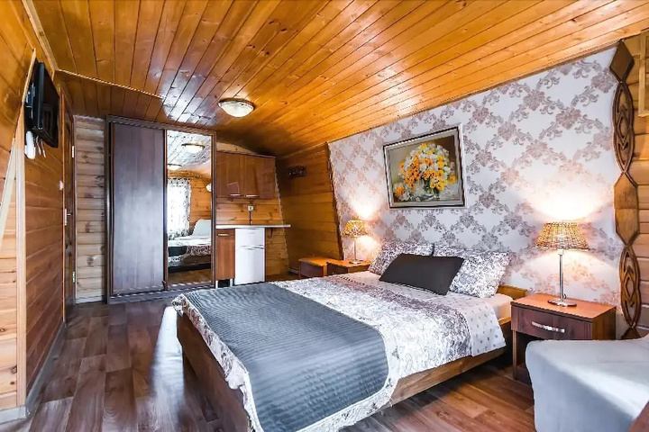 Room 4 of 14