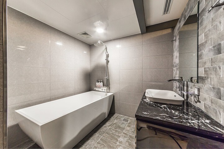 Room 20 of 21