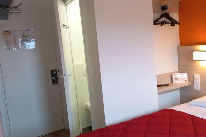 Room 17 of 39