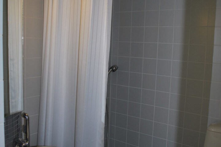 Room 26 of 46