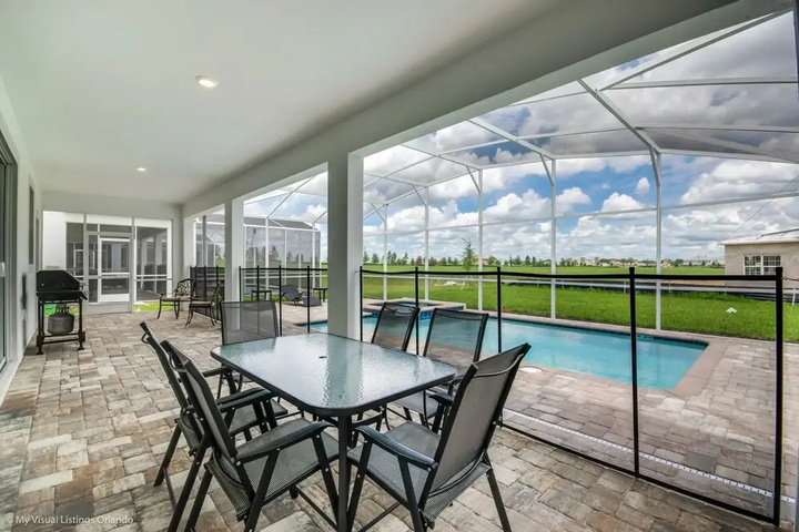 Terrace/Patio 8 of 31