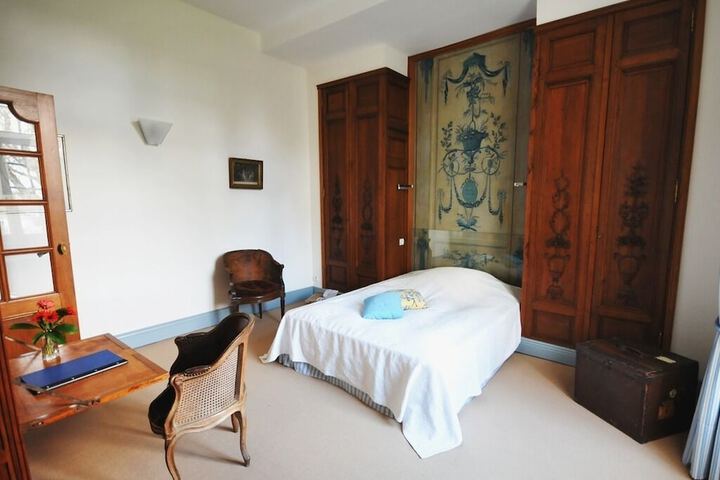 Room 3 of 30