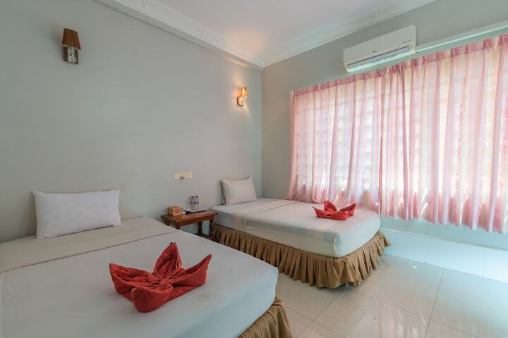 Room 28 of 28