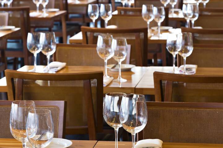 Dining 44 of 77