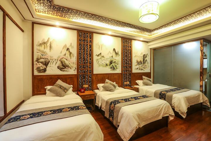 Room 4 of 27