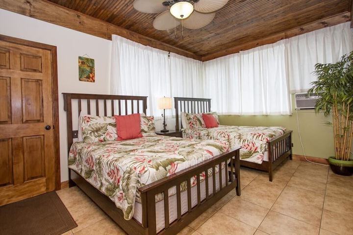 Room 3 of 34