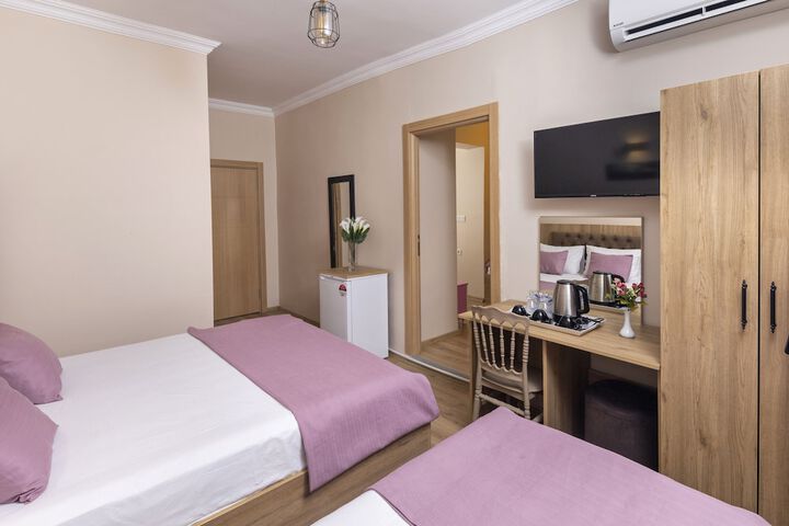 Room 8 of 39