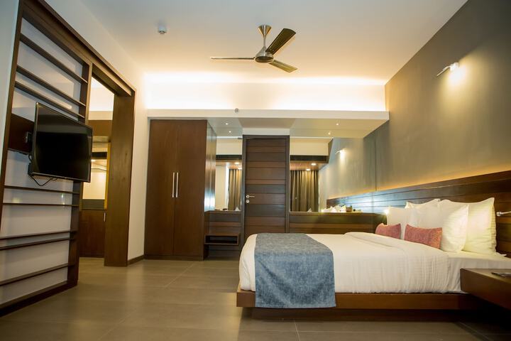 Room 10 of 39