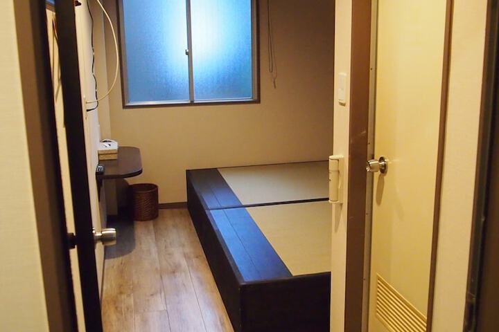Room 7 of 75
