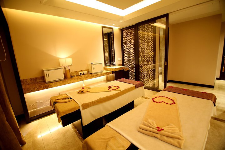 Room 32 of 61