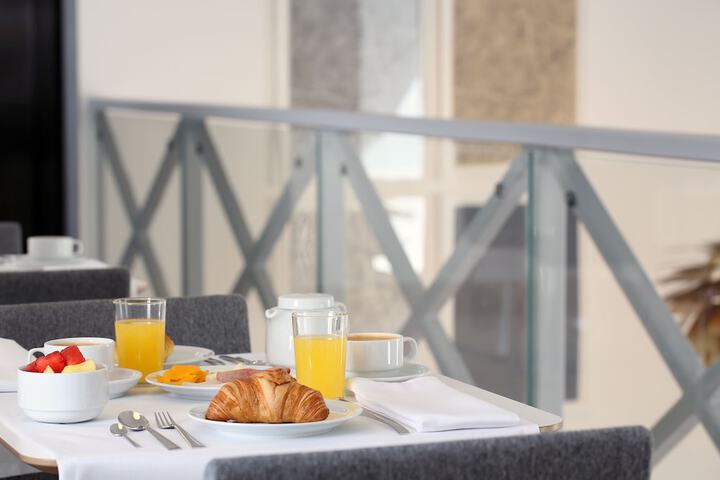 Breakfast/Coffee Service 37 of 61