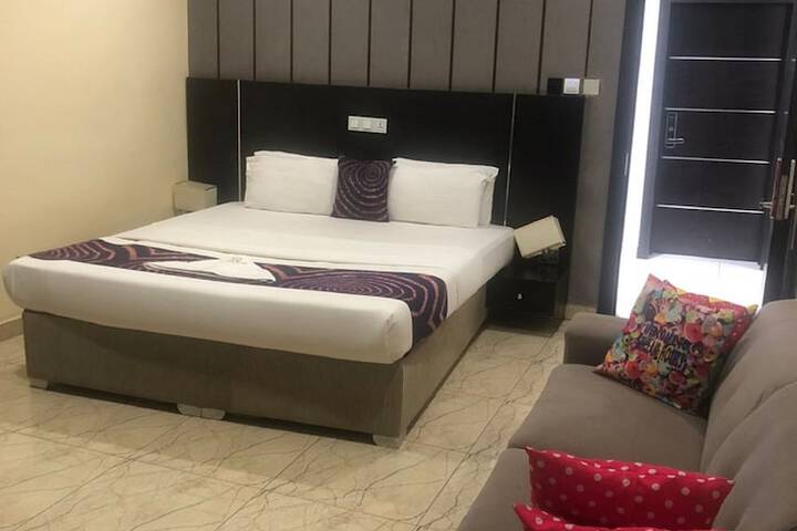 Room 14 of 53