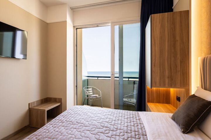 Room 10 of 44