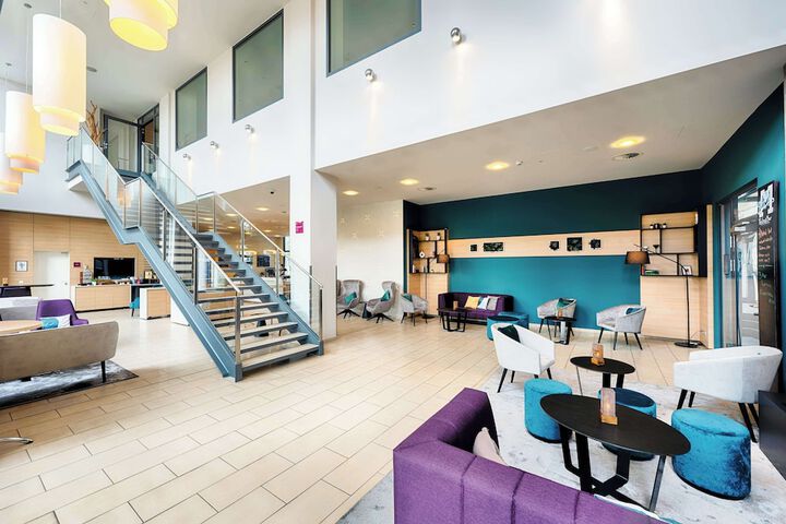 Entrance & Lobby