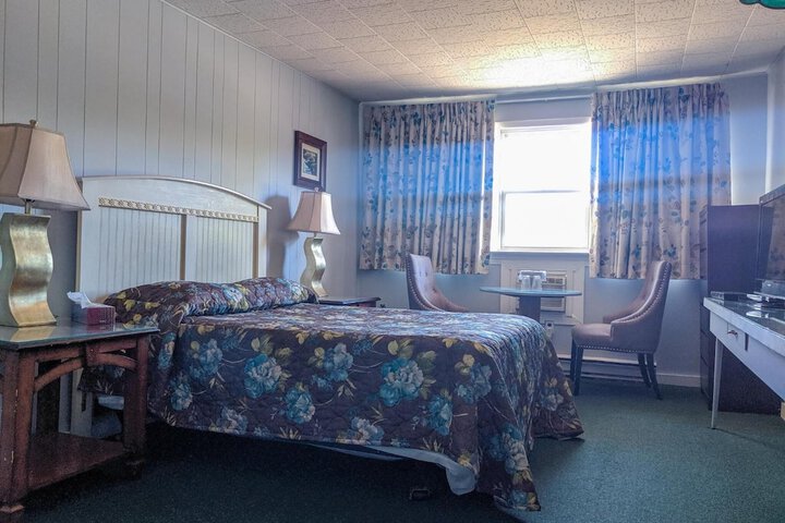 Room 10 of 21
