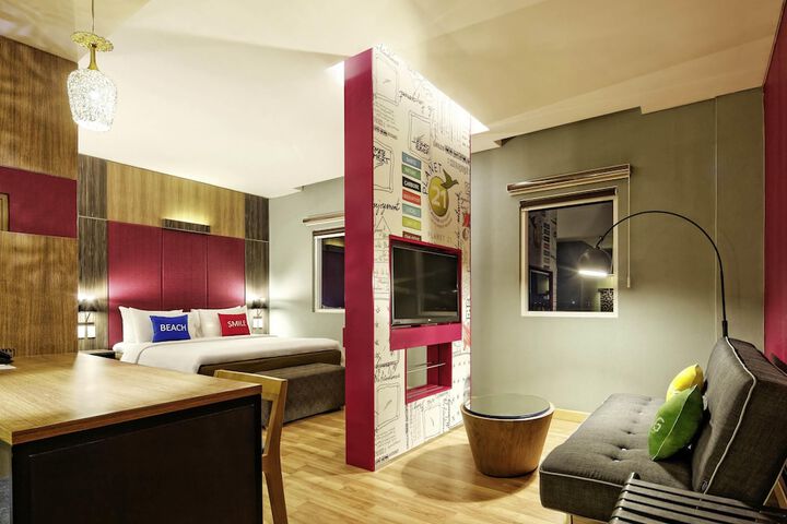 Room 10 of 43