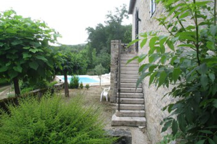 Hotel Exterior 3 of 17