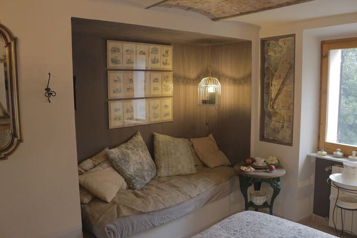 Room 21 of 27