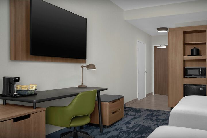 Room 14 of 42